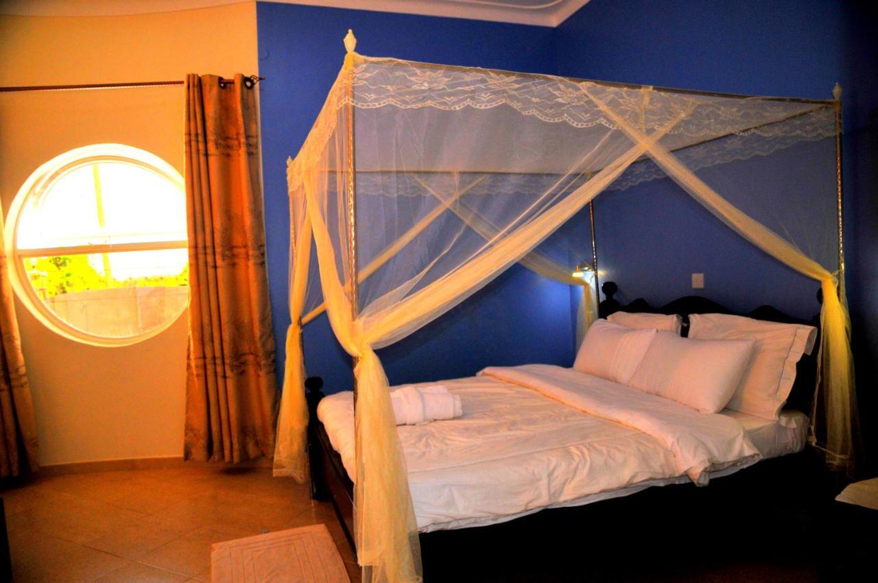Victoria Lake View Guesthouse & Safaris Entebbe Exterior foto